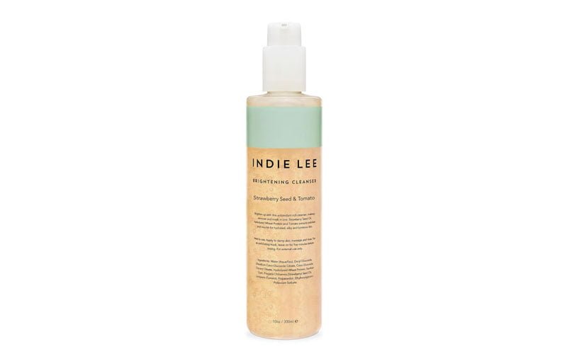 Read more about the article Indie Lee Brightening Facial Cleanser Review: A Versatile Gentle Face Wash
