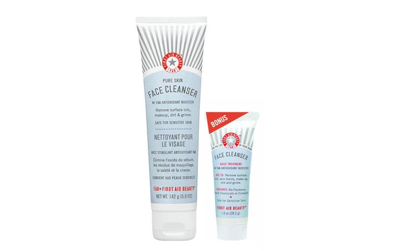 Read more about the article First Aid Beauty Pure Skin Face Cleanser Review: A Gentle Facial Cleanser That Protects