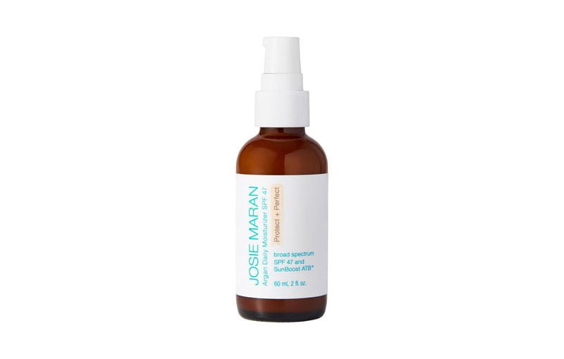 Read more about the article Mineral Sunscreen Power: Josie Maran Protect and Perfect Argan Oil Daily SPF Face Moisturizer Review